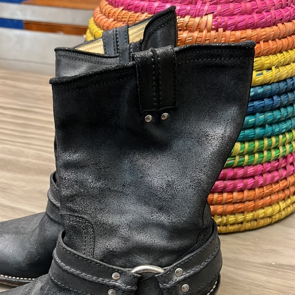 FRYE CARMEN HARNESS BLACK LEATHER BOOTS 7.5 - Picture 4 of 16